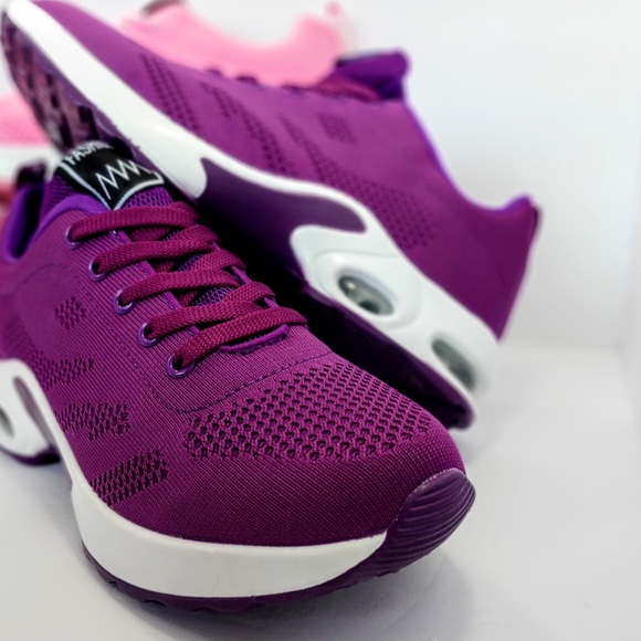 Shoes - Picture 6 of 8